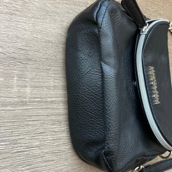 Kenneth Cole Reaction Black Crossbody Bag - Picture 4 of 10